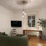 Stylish In Old Town Cozy & Apartment